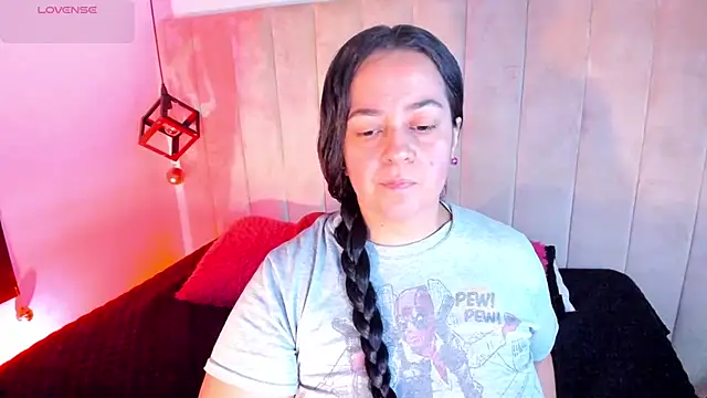 lucia vonne  online show from December 2025 08:14:01 PM