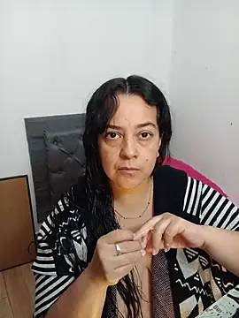Snapshot of lucia_vonne_ chatting on June 2026 03:11:02 AM lucia vonne online show from June 2026 03:11:02 AM