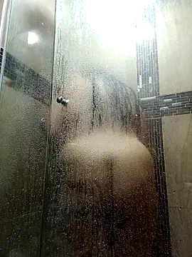 Snapshot of lucia_vonne_ chatting on October 2025 07:00:01 PM lucia vonne online show from October 2025 07:00:01 PM