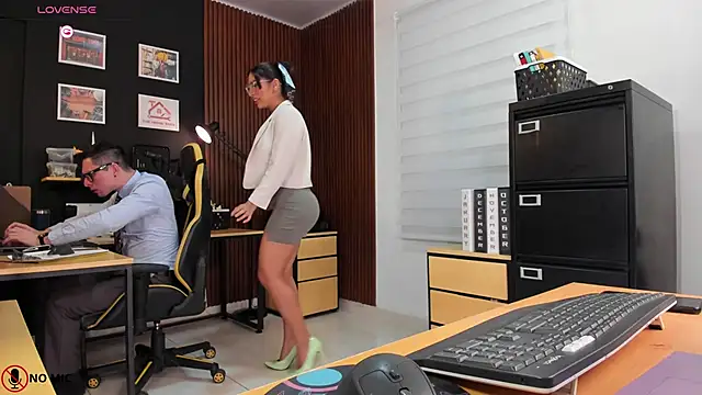 Office Naughty Girl online show from January 2025 08:56:01 PM