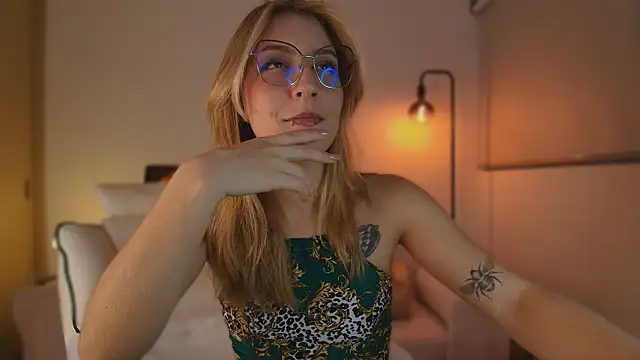 Snapshot of Dakotaa_ chatting on October 2025 05:20:01 AM Dakotaa online show from October 2025 05:20:01 AM