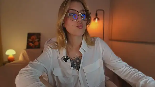 Snapshot of Dakotaa_ chatting on October 2025 04:46:02 AM Dakotaa online show from October 2025 04:46:02 AM