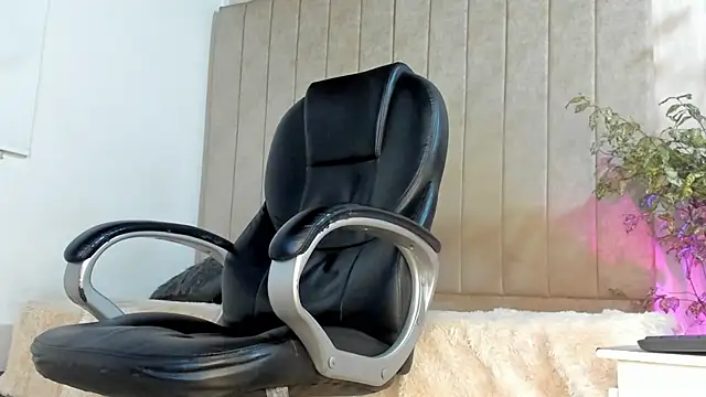 angelcortes online show from November 2025 08:56:02 PM