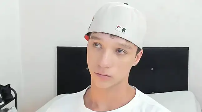 angelcortes online show from January 2025 10:02:01 PM