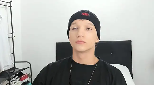 angelcortes online show from December 2024 11:06:01 AM