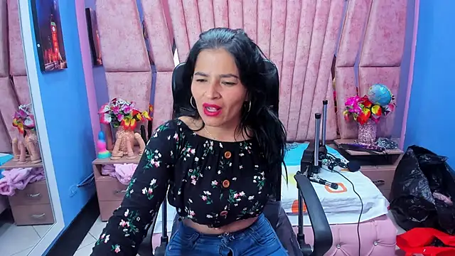 Snapshot of HornySkinny26 chatting on November 2025 05:22:01 AM HornySkinny26 online show from November 2025 05:22:01 AM