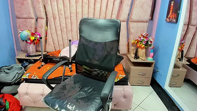 Snapshot of HornySkinny26 chatting on February 2026 05:50:02 AM HornySkinny26 online show from February 2026 05:50:02 AM