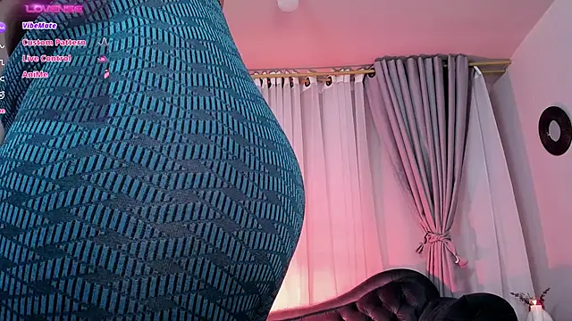 CoralineRicce  online show from November 2025 12:37:01 AM