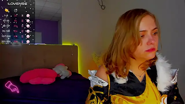 DellaRowe online show from November 2025 01:26:01 PM