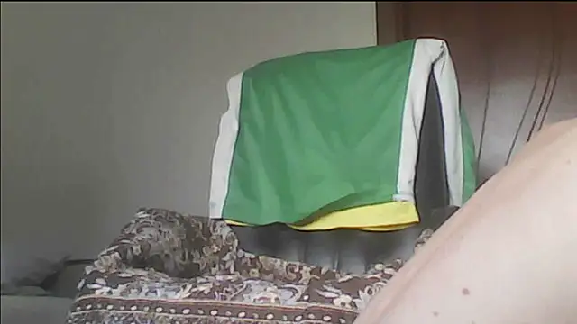 Snapshot of Yrikos1 chatting on October 2025 12:24:02 PM Yrikos1 online show from October 2025 12:24:02 PM