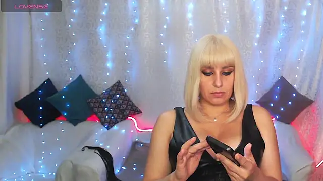 Stella Adria online show from September 2025 01:27:01 AM
