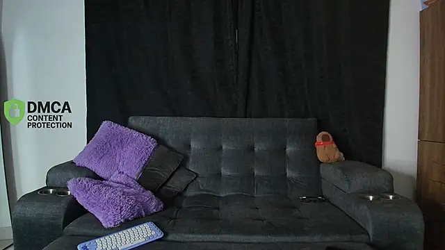 yungelitamor  online show from April 2026 05:32:01 AM