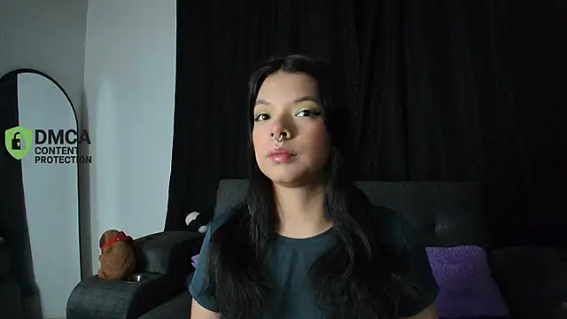 Snapshot of yungelitamor_ chatting on April 2026 05:23:01 AM yungelitamor online show from April 2026 05:23:01 AM