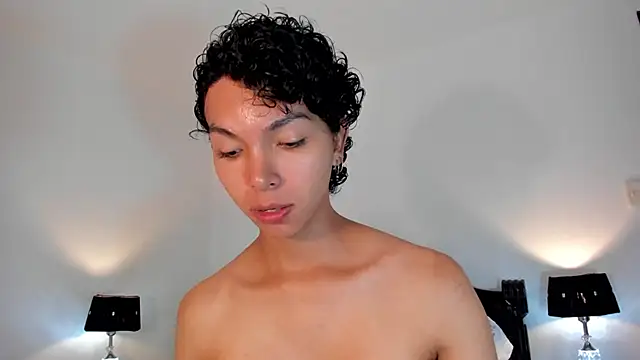 xhenisa  online show from March 2025 05:39:02 PM