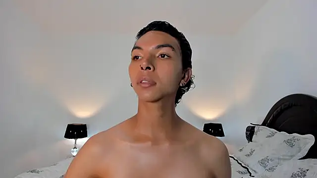 xhenisa  online show from January 2025 09:40:01 PM