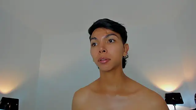 xhenisa  online show from April 2026 08:37:02 PM