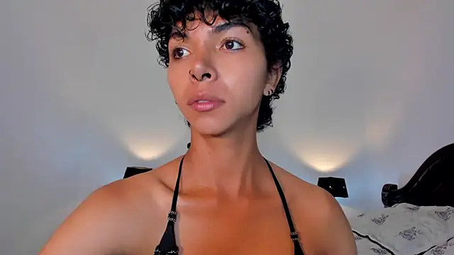 xhenisa  online show from January 2025 03:36:02 PM