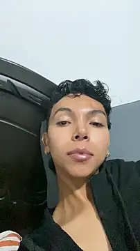 xhenisa  online show from January 2026 03:10:01 AM