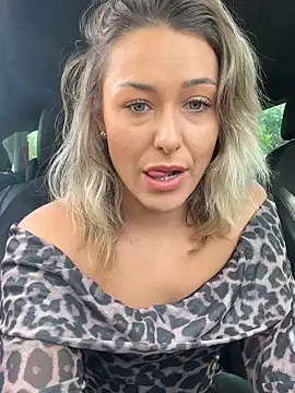 petrouchkaaa  online show from November 2025 10:16:01 AM