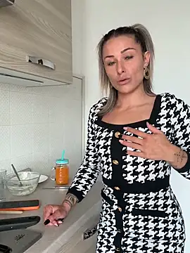 petrouchkaaa  online show from March 2026 08:40:01 AM