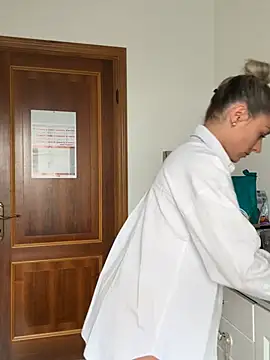 Snapshot of petrouchkaaa_ chatting on February 2026 08:54:02 AM petrouchkaaa online show from February 2026 08:54:02 AM