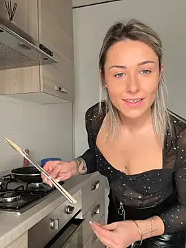 Snapshot of petrouchkaaa_ chatting on January 2026 08:51:01 AM petrouchkaaa online show from January 2026 08:51:01 AM