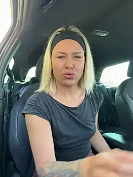 petrouchkaaa  online show from April 2026 07:59:01 AM