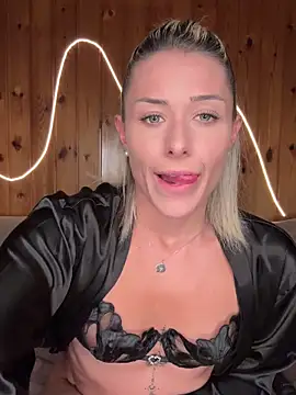 petrouchkaaa  online show from May 2026 08:06:03 PM