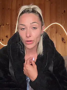 petrouchkaaa  online show from April 2026 09:39:33 PM