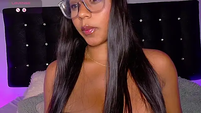 Snapshot of charlotteeruss chatting on March 2025 09:41:02 PM charlotteeruss online show from March 2025 09:41:02 PM