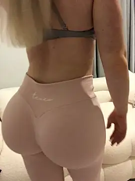 Snapshot of StacyJuly chatting on February 2025 02:37:01 PM StacyJuly online show from February 2025 02:37:01 PM