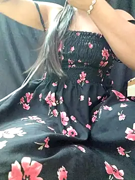 Snapshot of Roshni_98 chatting on March 2026 04:35:02 AM Roshni 98 online show from March 2026 04:35:02 AM