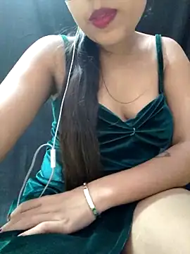 Snapshot of Roshni_98 chatting on June 2026 06:33:02 AM Roshni 98 online show from June 2026 06:33:02 AM