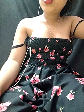 Snapshot of Roshni_98 chatting on July 2026 06:53:01 AM Roshni 98 online show from July 2026 06:53:01 AM