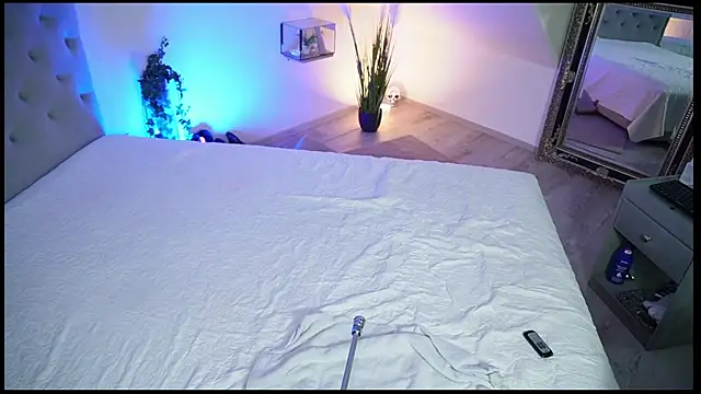 Snapshot of hotmilfbitch chatting on July 2026 09:58:01 PM hotmilfbitch online show from July 2026 09:58:01 PM