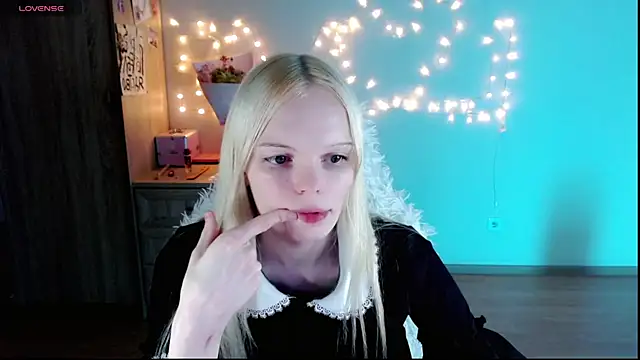 Emily Nyaffee online show from March 2025 06:35:02 PM