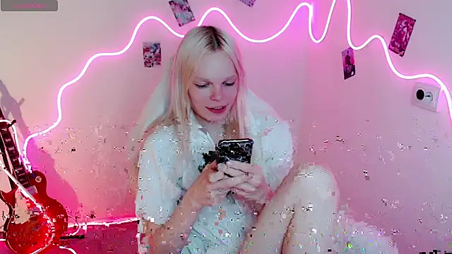 Emily Nyaffee online show from September 2025 09:11:02 PM