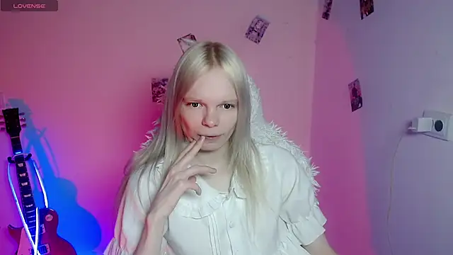 Emily Nyaffee online show from April 2026 04:24:02 PM