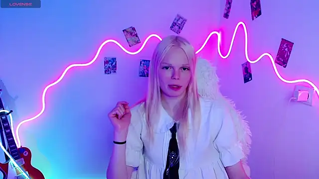 Emily Nyaffee online show from October 2025 12:01:02 AM