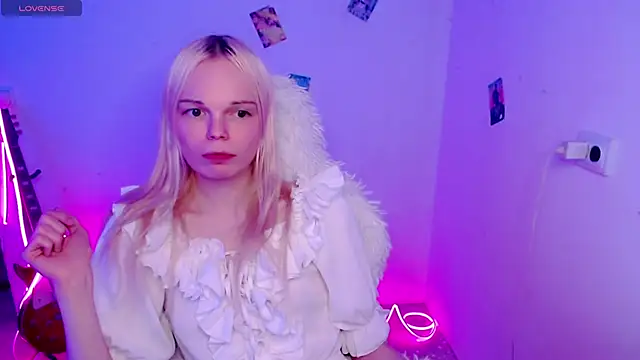 Emily Nyaffee online show from December 2025 12:11:02 AM