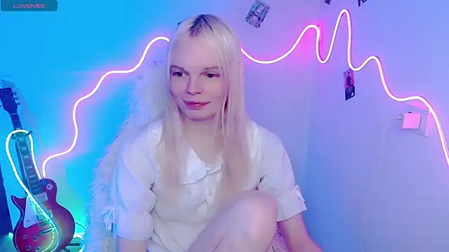 Emily Nyaffee online show from November 2025 03:16:02 PM