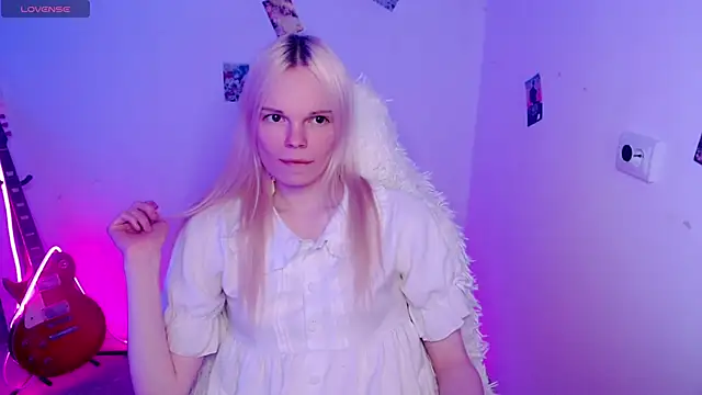 Emily Nyaffee online show from November 2025 09:48:01 PM