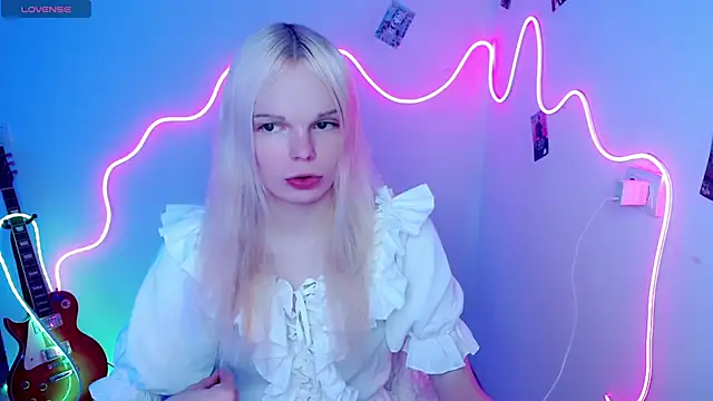 Emily Nyaffee online show from October 2025 06:42:02 PM