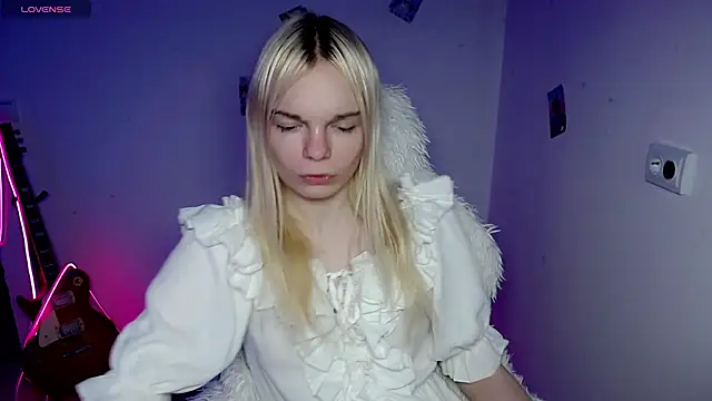 Emily Nyaffee online show from December 2025 08:39:02 AM