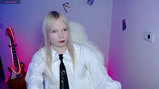 Emily Nyaffee online show from March 2026 08:45:02 PM