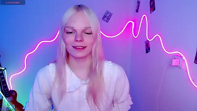 Emily Nyaffee online show from October 2025 11:02:02 PM