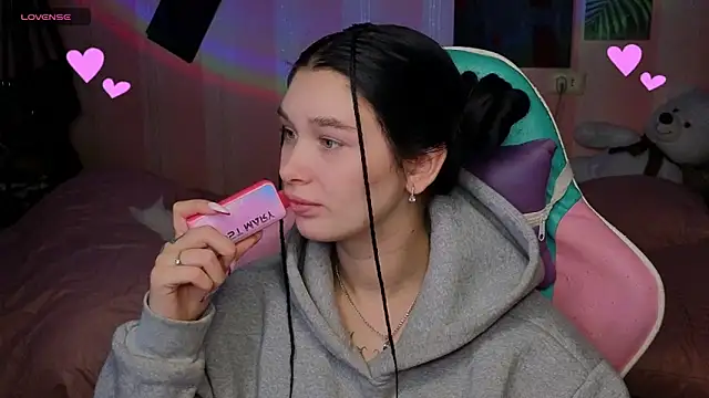 Amanda Tender online show from November 2025 11:52:01 PM