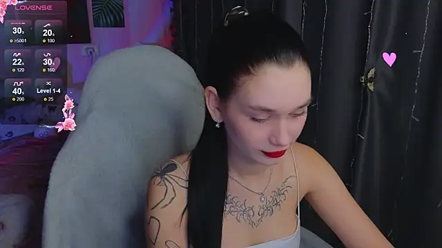 Amanda Tender online show from November 2025 10:10:01 PM