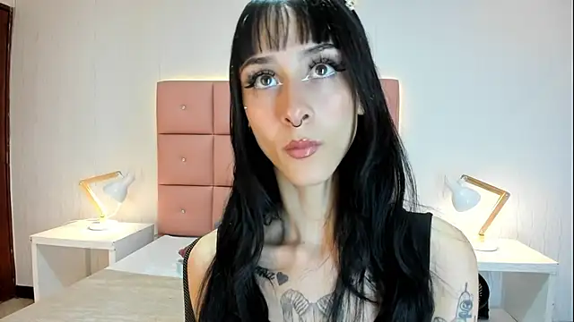 Snapshot of lhiamfit chatting on October 2025 03:46:02 PM lhiamfit online show from October 2025 03:46:02 PM