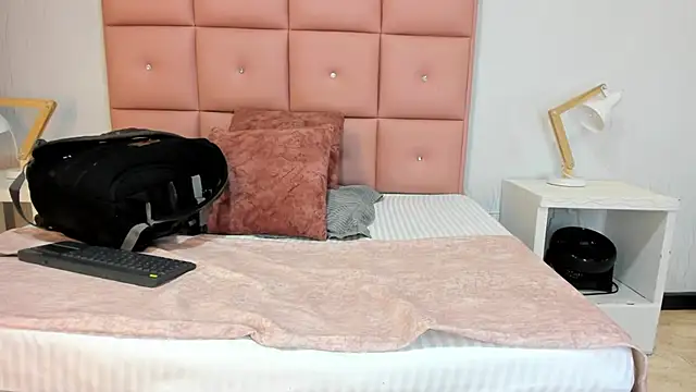 Snapshot of lhiamfit chatting on November 2025 03:54:02 AM lhiamfit online show from November 2025 03:54:02 AM